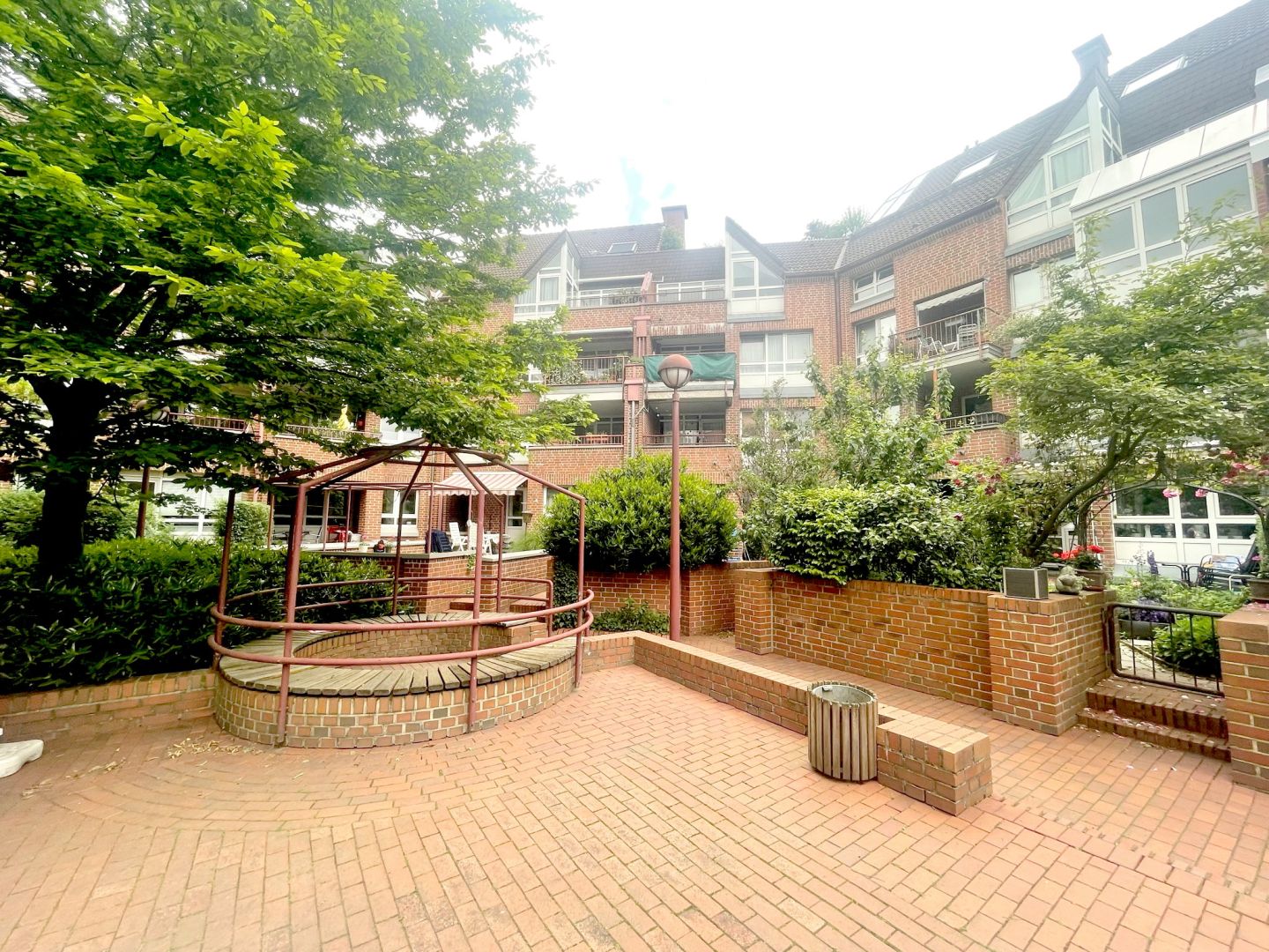 Ansicht 4 von: Neuss-City: Einziehen und Wohlfühlen - attraktive, großzügige 3-Zimmerwhg. Garten und TG-Stellplatz